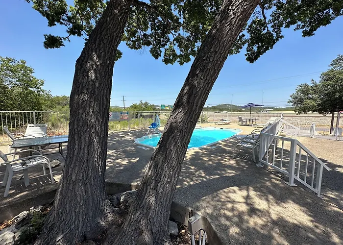 Hotel suites Home Suites Hill Country