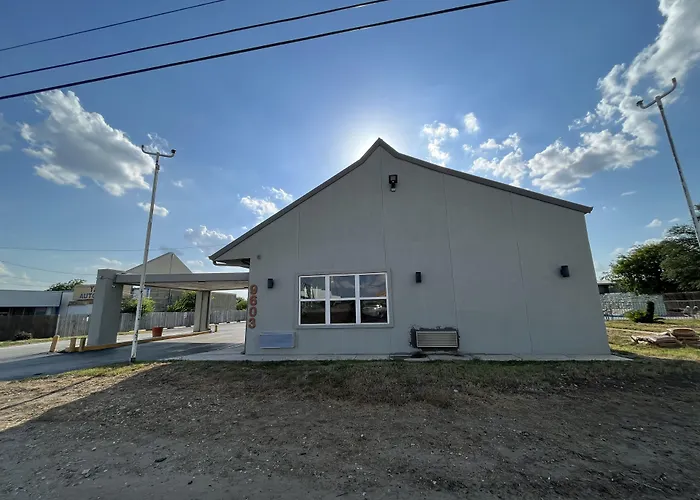 Cheap hotel: Mid Towne Inn & Suites